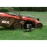 Kép 6/17 - SKIL RED GM1E0130CA akkus Brushless fűnyíró 34cm géptest 2x20V